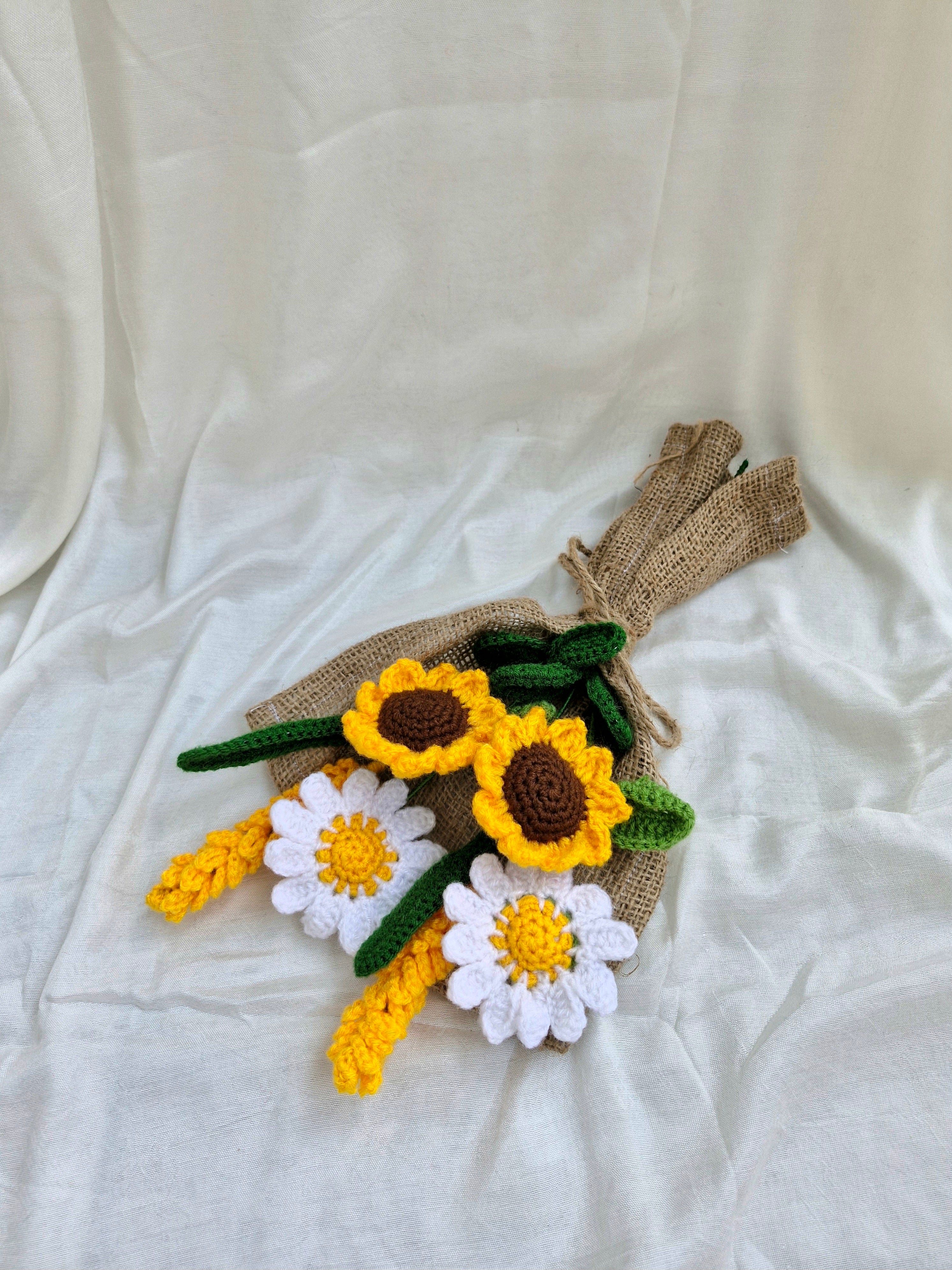 Handmade flower bouquet-Set of 2 Daisy flower, 2 sunflower and 2 yellow lavender