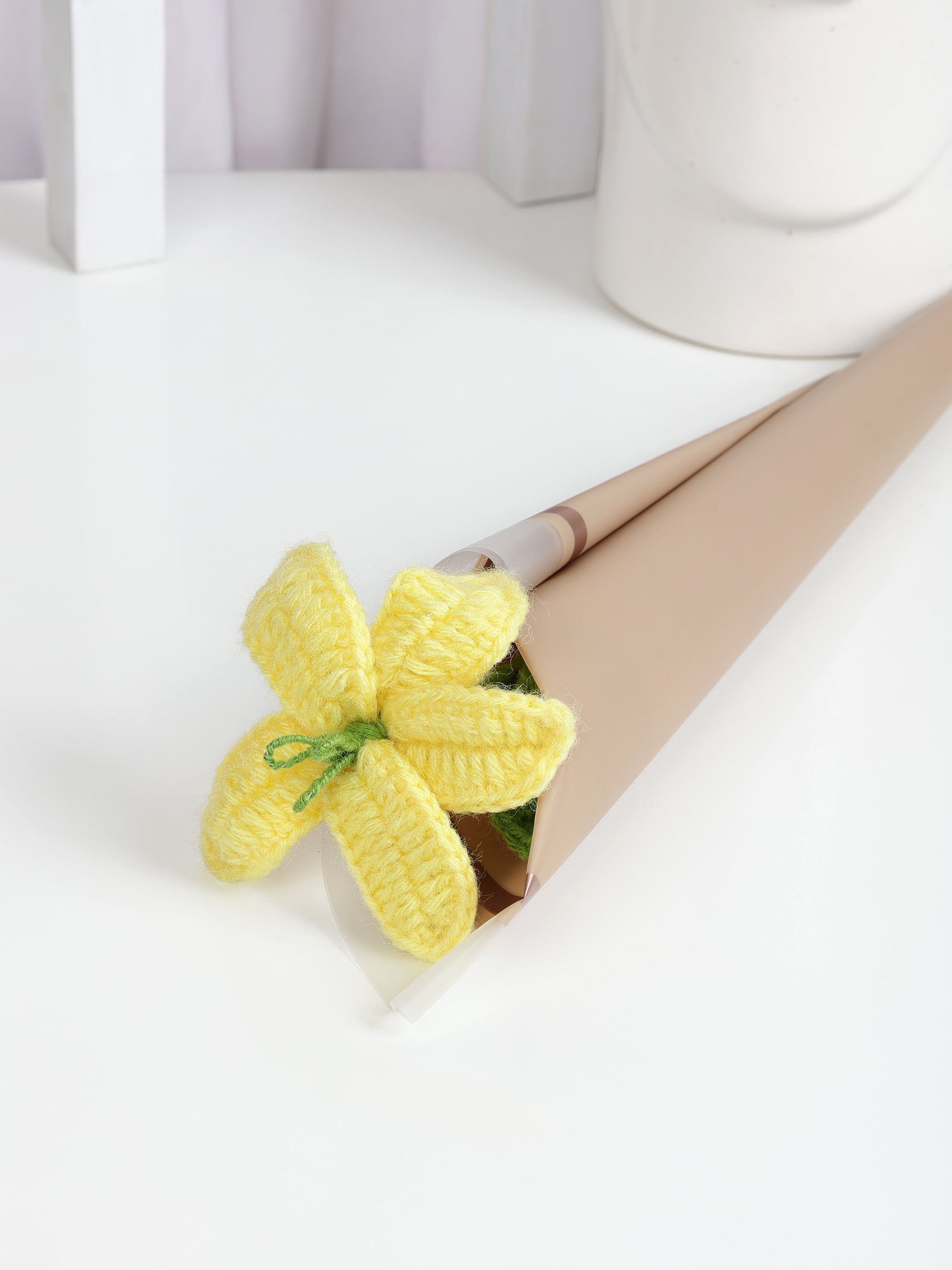 Crochet Handmade Bouquet Yellow Lily - 1 steam