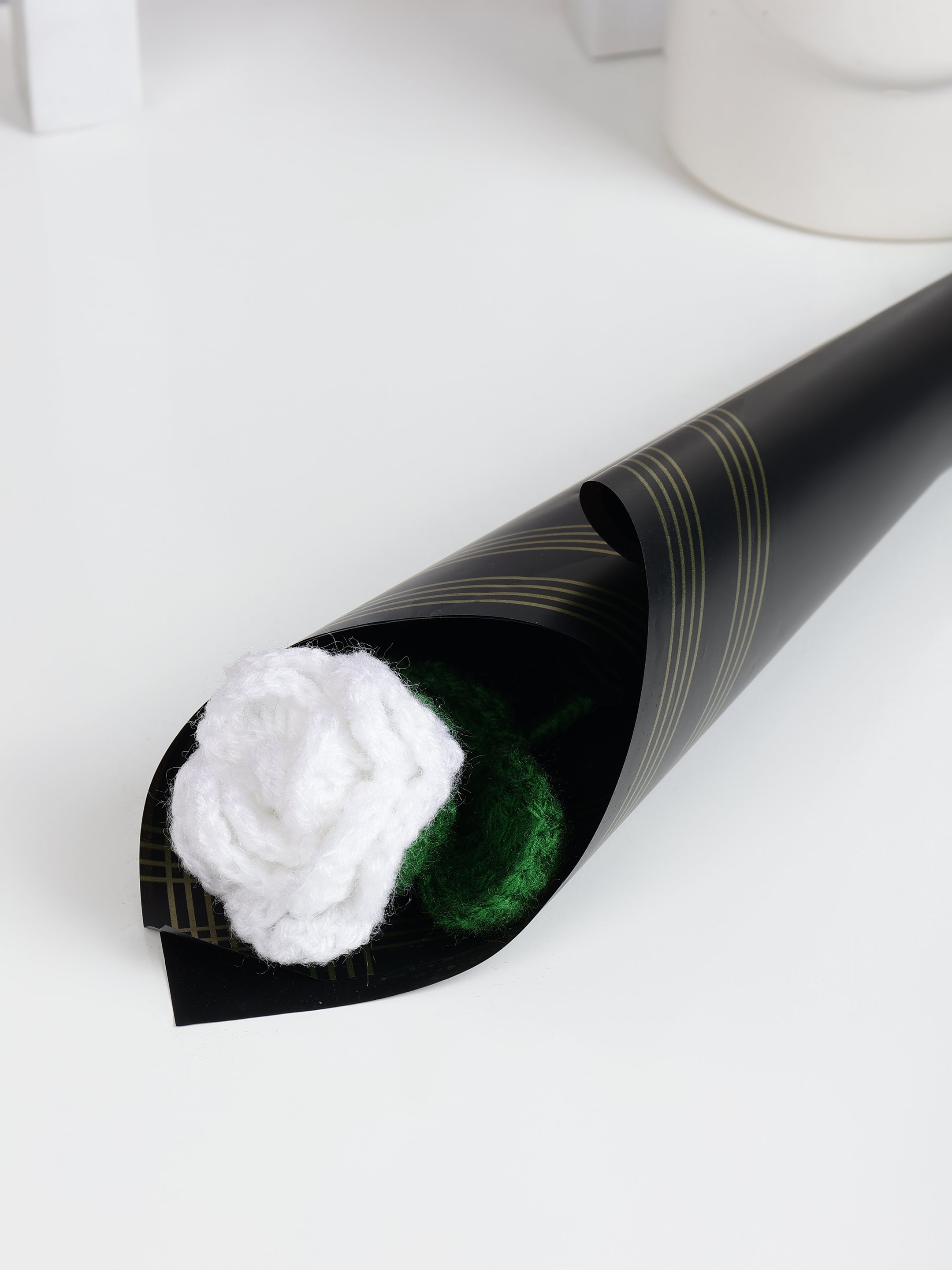 Crochet Handmade White Rose - 1 steam