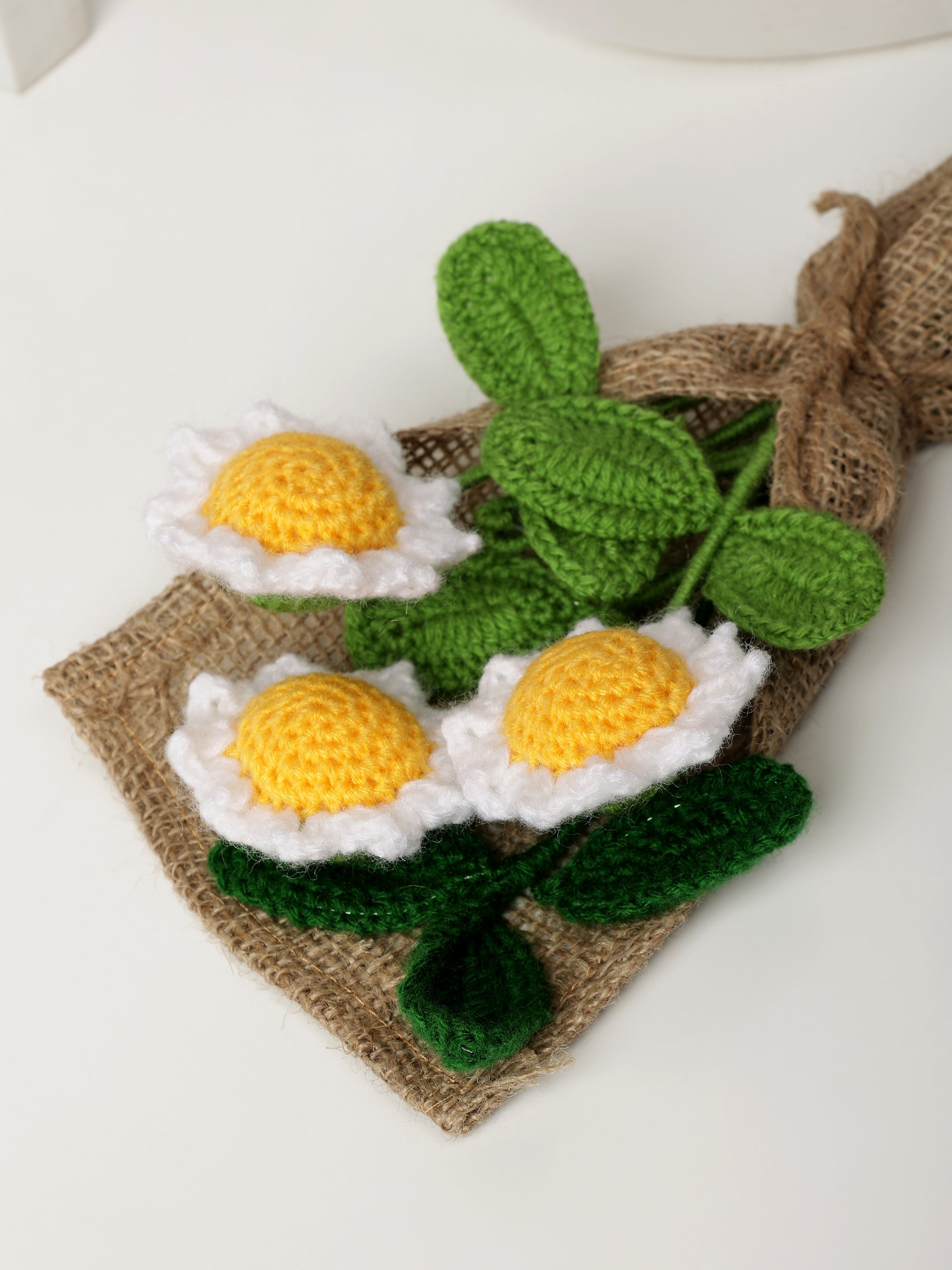 Crochet Handmade White Sunflower Bouquet - 4 steam