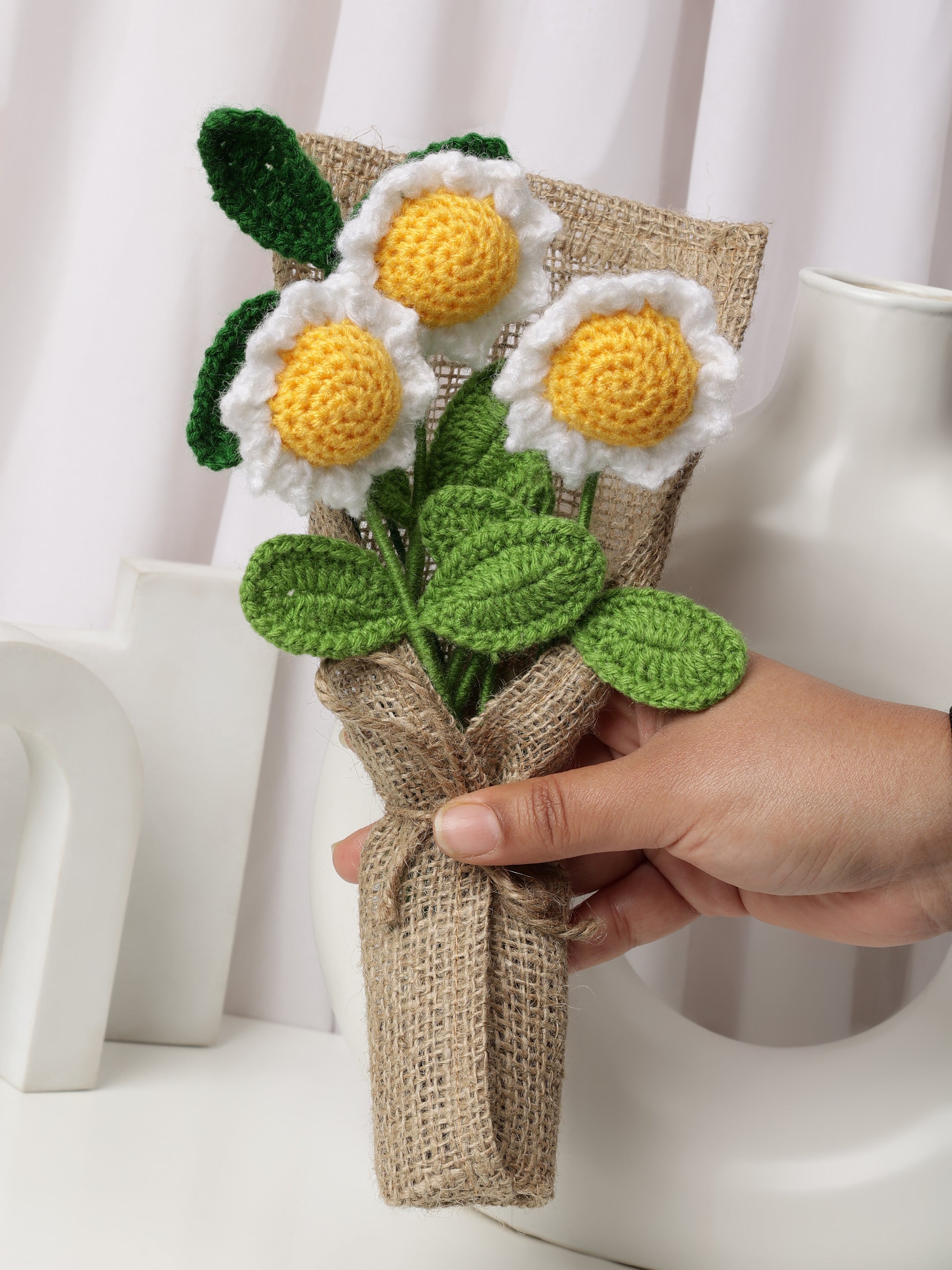 Crochet Handmade White Sunflower Bouquet - 4 steam