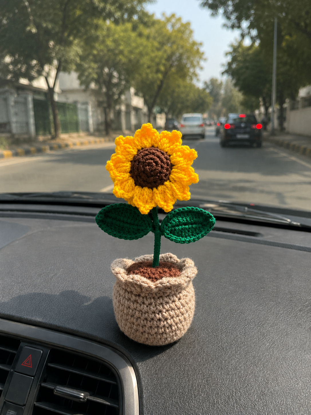Crochet Handmade Yellow Sunflower Pot (1 steam)