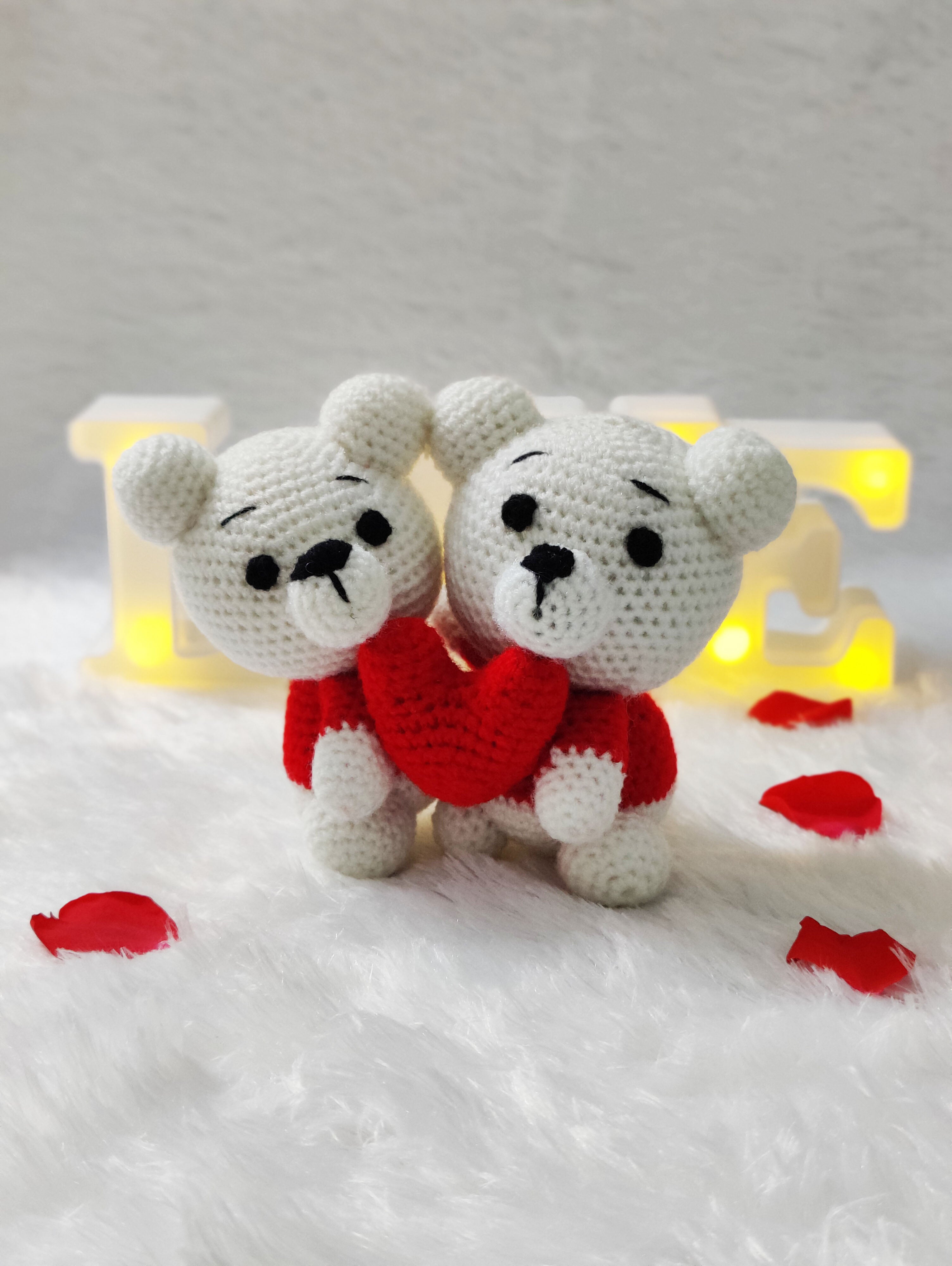 Crochet Hugging Teddy