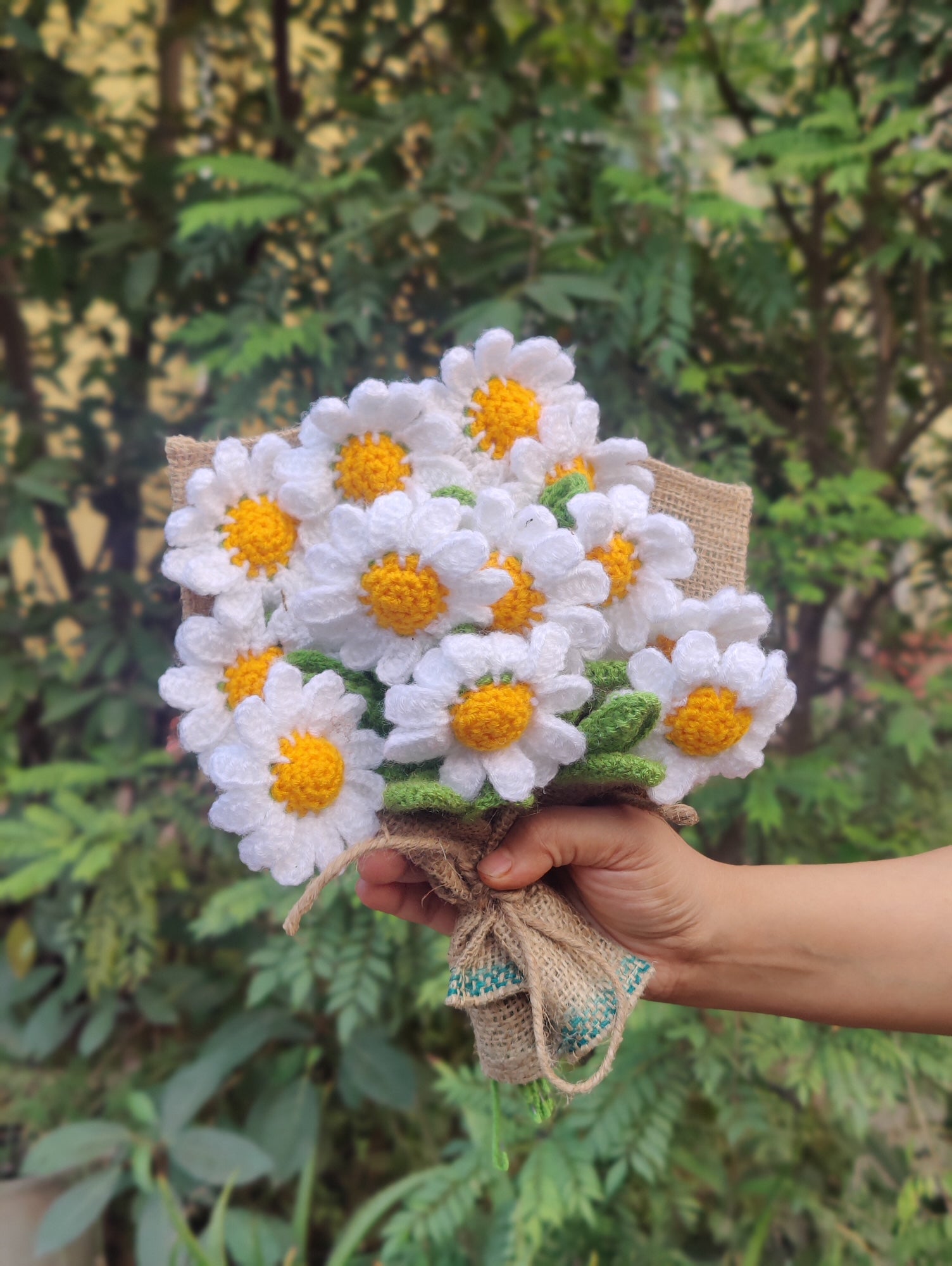 Opulent Handcrafted Crochet Flower White Daisies Bouquet (12 Steams)